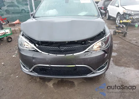 2017 Chrysler Pacifica Touring-L z USA, uszkodzony, nr VIN 2C4RC1BG3HR530530